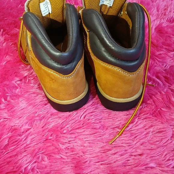 TimberlandsTimberlandSize: 4 - Picture 5 of 8